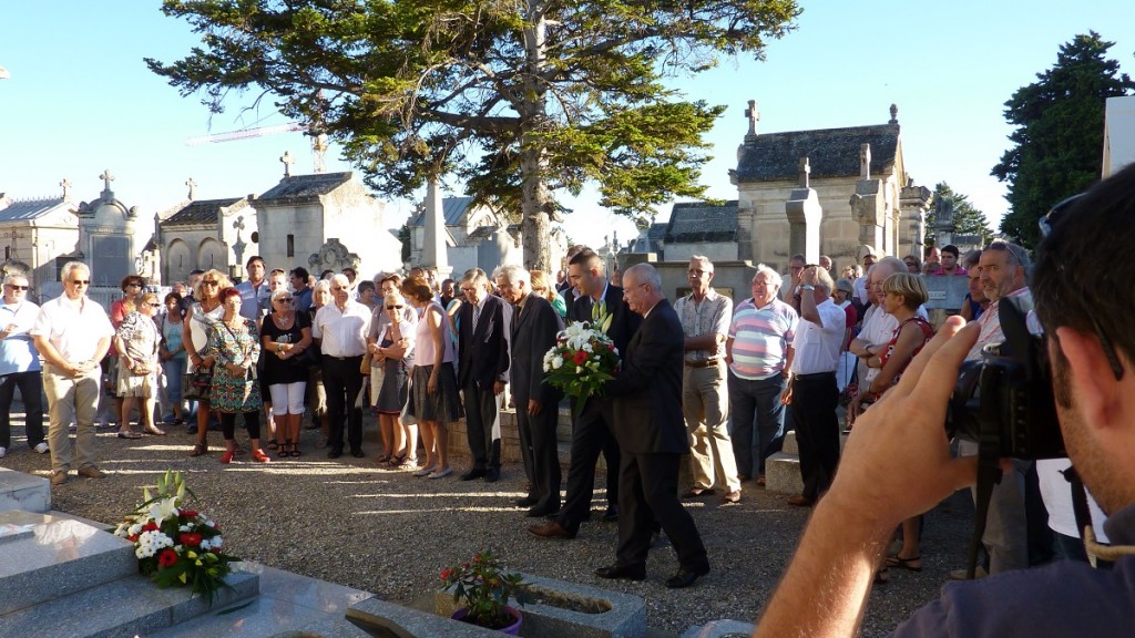 Dépôt gerbe Paul-Serge PINET, Hugues MOULY.